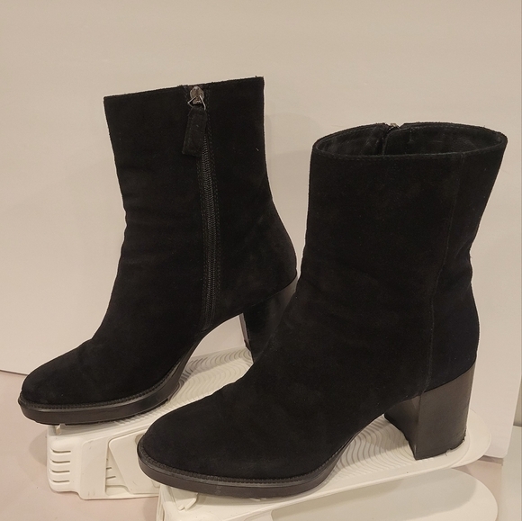 Aquatalia Janella Booties Black Suede Women´s Size 10M